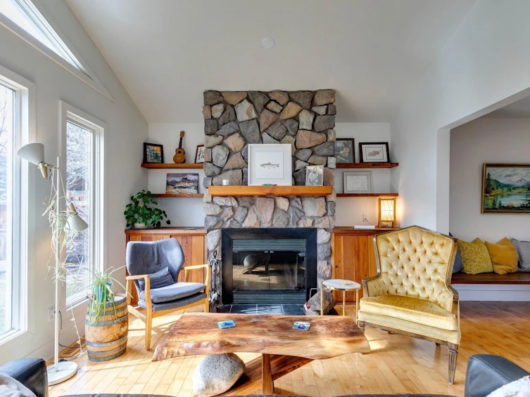 8111 34 Avenue NW, Calgary, AB, T3B 1P9 - 10