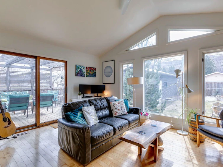 8111 34 Avenue NW, Calgary, AB, T3B 1P9 - 16
