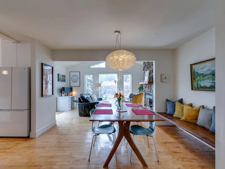 8111 34 Avenue NW, Calgary, AB, T3B 1P9 - 17