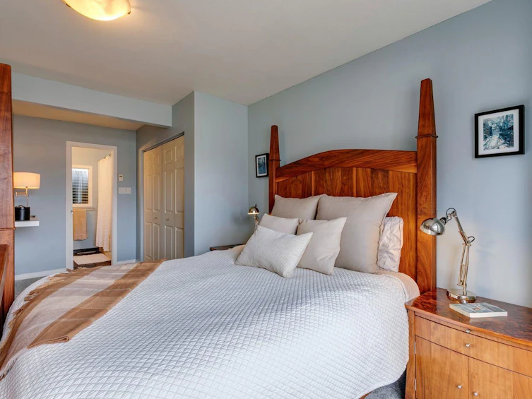 8111 34 Avenue NW, Calgary, AB, T3B 1P9 - 24