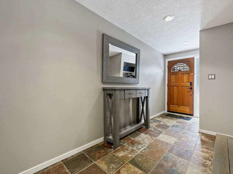 610-3130 66 Avenue SW, Calgary, AB, T3E 5K8 - 3