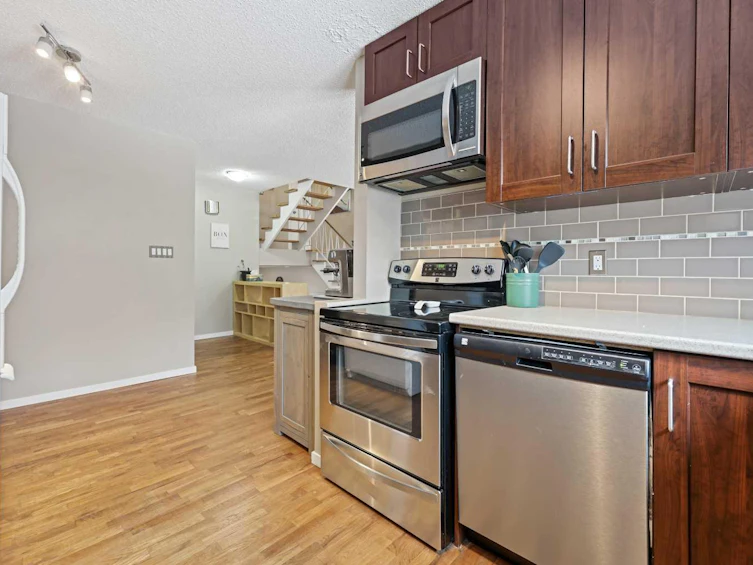 610-3130 66 Avenue SW, Calgary, AB, T3E 5K8 - 12