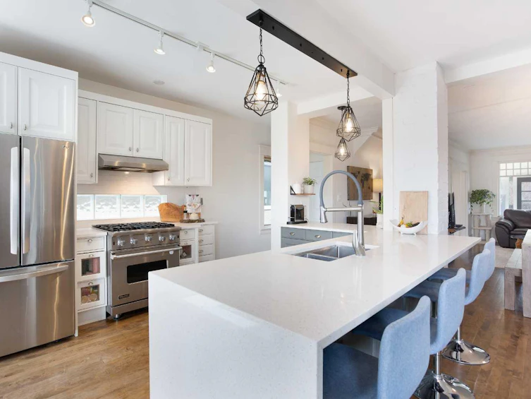 307 12 Avenue NW, Calgary, AB, T2M 0C8