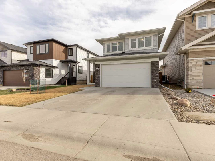 31 Rivergrove Lane W, Lethbridge, AB, T1K 8E6 - 2