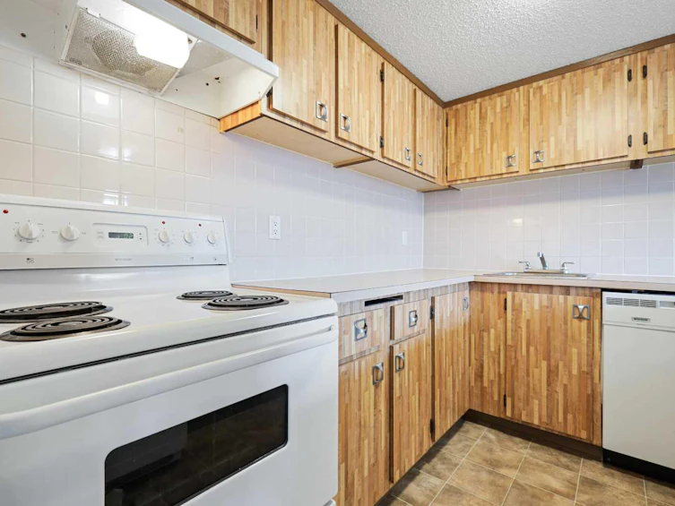 609-2200 Woodview Drive SW, Calgary, AB, T2W 3N6 - 8