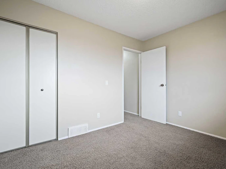 609-2200 Woodview Drive SW, Calgary, AB, T2W 3N6 - 12
