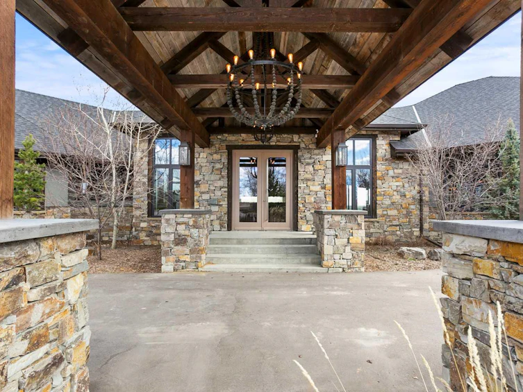 24062 236 Avenue E, Foothills County, AB, T1S 4B3 - 3