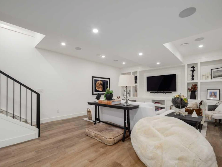 4414 35 Avenue SW, Calgary, AB, T3E 1B3 - 38