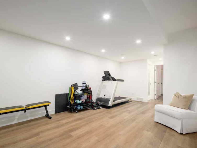 4414 35 Avenue SW, Calgary, AB, T3E 1B3 - 42