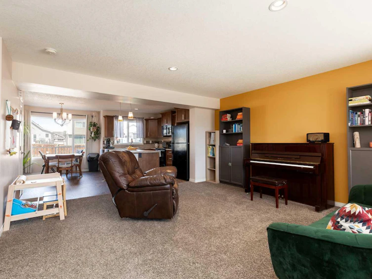 562 Mary Cameron Crescent N, Lethbridge, AB, T1H 6V6 - 2