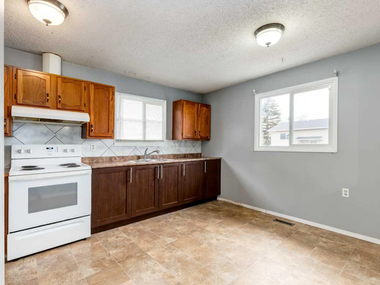 52 Abingdon Road NE, Calgary, AB, T2A 6X6 - 5