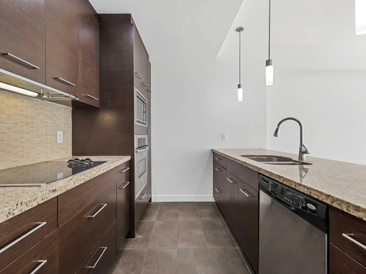 309-540 34 Street NW, Calgary, AB, T2N 2X7 - 5