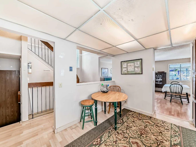 9 Strathcona Crescent SW, Calgary, AB, T3H 1K9 - 6