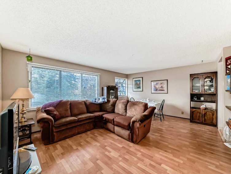 9 Strathcona Crescent SW, Calgary, AB, T3H 1K9 - 9