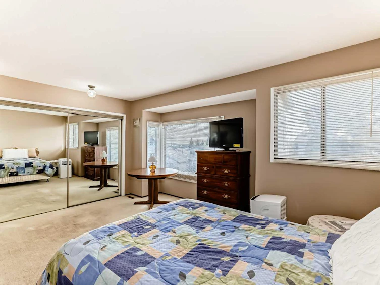 9 Strathcona Crescent SW, Calgary, AB, T3H 1K9 - 17