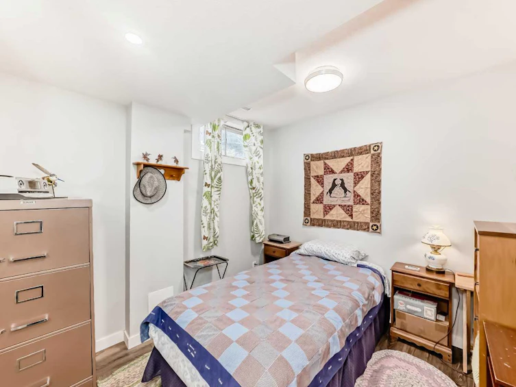 9 Strathcona Crescent SW, Calgary, AB, T3H 1K9 - 30