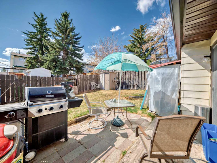 9 Strathcona Crescent SW, Calgary, AB, T3H 1K9 - 35