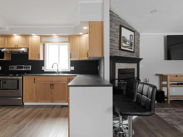 180 Harpe Way, Fort Mcmurray, AB, T9K 2K6 - 4