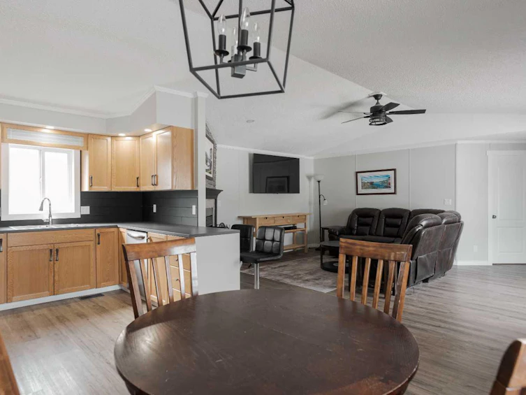 180 Harpe Way, Fort Mcmurray, AB, T9K 2K6 - 7