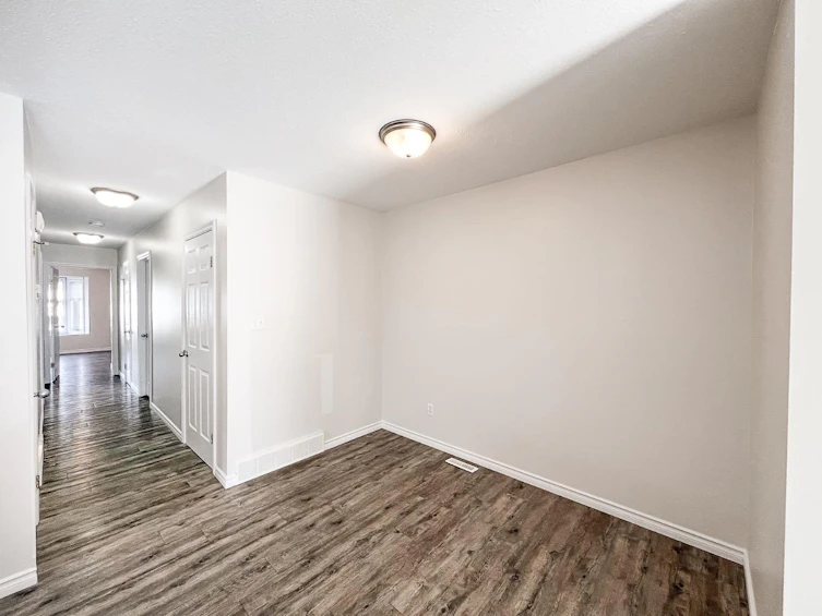 9212 94a Avenue, Grande Prairie, AB, T8V 6W5 - 9