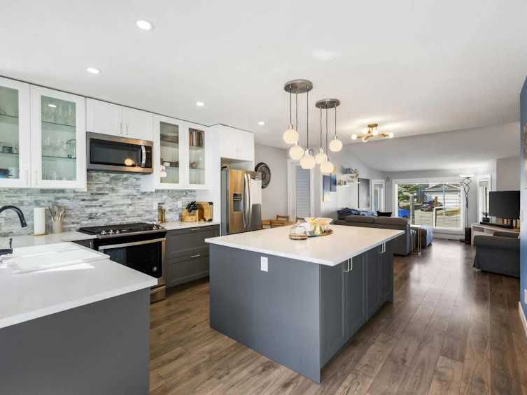 84 Riverside Crescent SE, Calgary, AB, T2C 3Y2 - 8