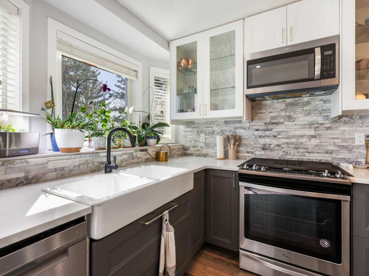 84 Riverside Crescent SE, Calgary, AB, T2C 3Y2 - 9