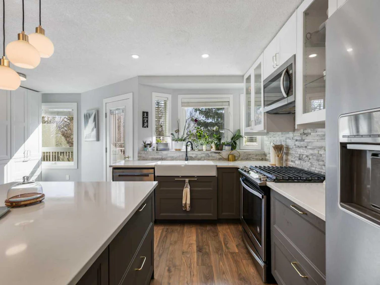 84 Riverside Crescent SE, Calgary, AB, T2C 3Y2 - 10