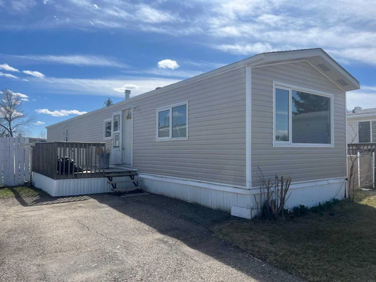 284-2300 13 Street N, Lethbridge, AB, T1H 4E8