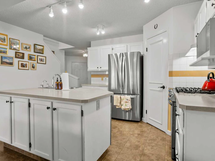 108 Riverwood Close SE, Calgary, AB, T2C 3Z5 - 8