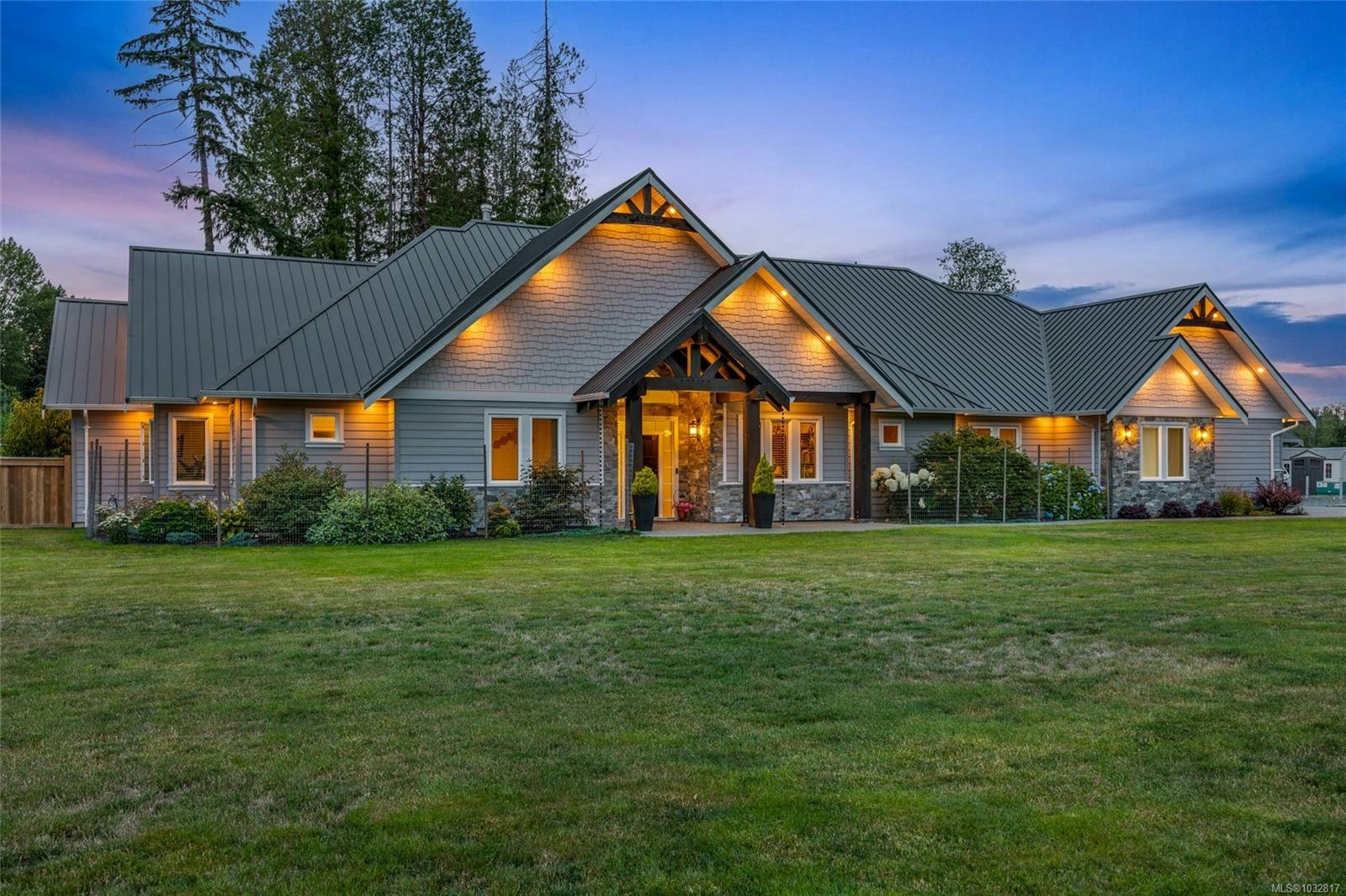 8757/8761 Oyster River Way, Black Creek, BC, V9J 1K5