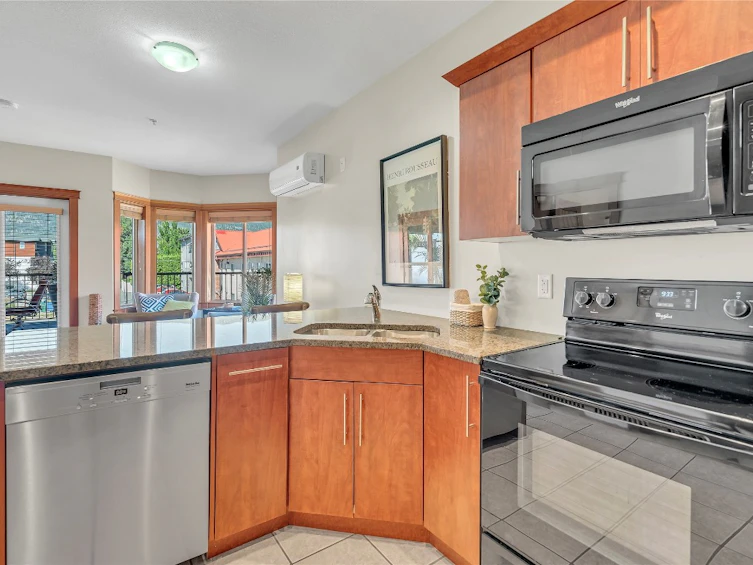 203-93 Winnipeg Street, Penticton, BC, V2A 5L9 - 3