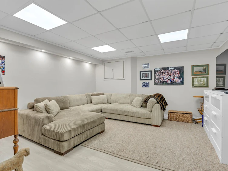 1064 E Westminster Avenue, Penticton, BC, V2A 8G3 - 32