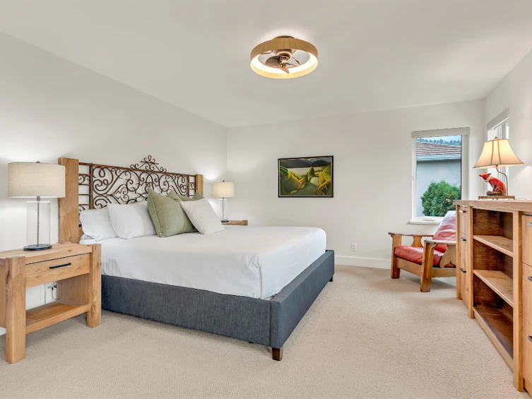 1064 E Westminster Avenue, Penticton, BC, V2A 8G3 - 25