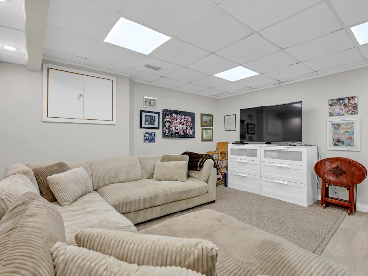 1064 E Westminster Avenue, Penticton, BC, V2A 8G3 - 33