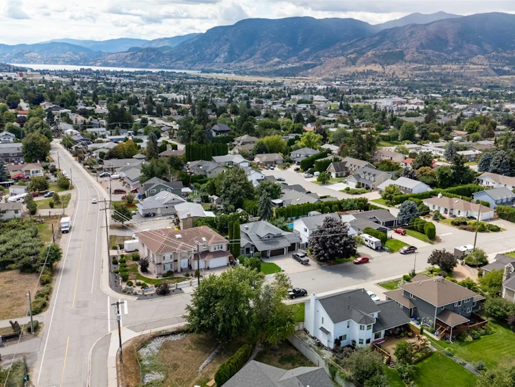 1064 E Westminster Avenue, Penticton, BC, V2A 8G3 - 49
