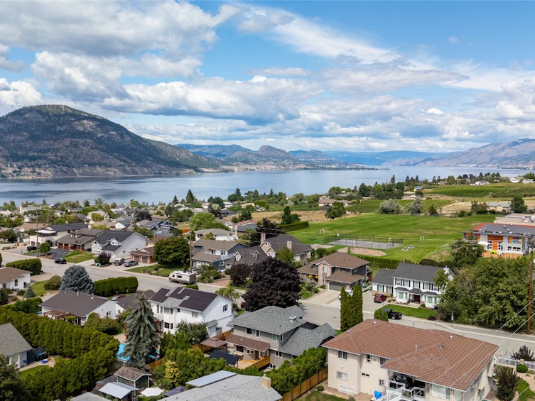 1064 E Westminster Avenue, Penticton, BC, V2A 8G3 - 54