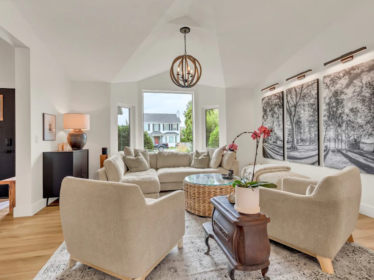 1064 E Westminster Avenue, Penticton, BC, V2A 8G3 - 5