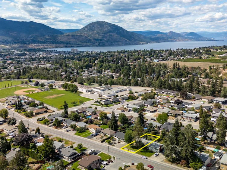 1297 Penticton Avenue, Penticton, BC, V2A 2N3 - 39