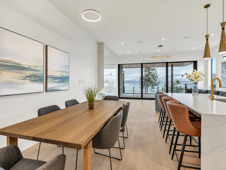 201-602 Lakeshore Drive, Penticton, BC, V2A 1B9 - 2