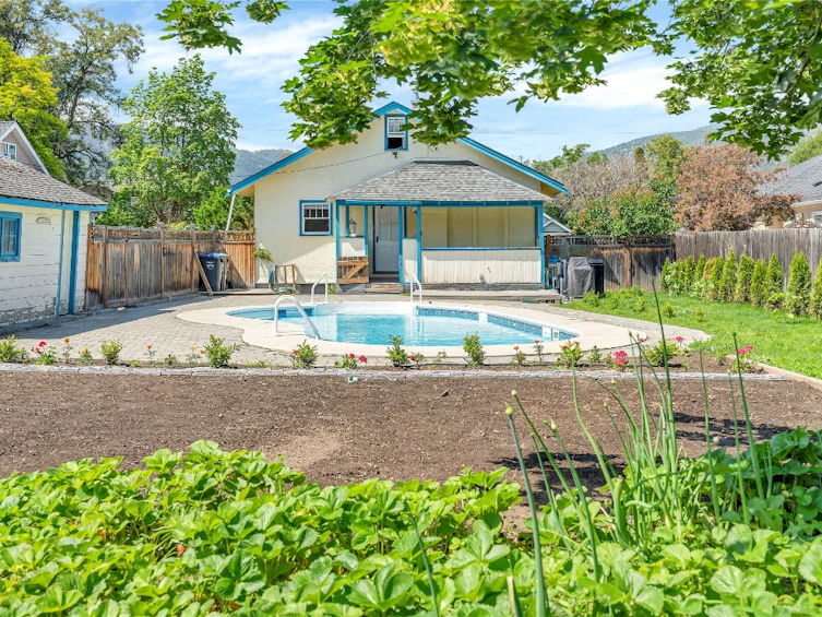 626 Winnipeg Street, Penticton, BC, V2A 5M9