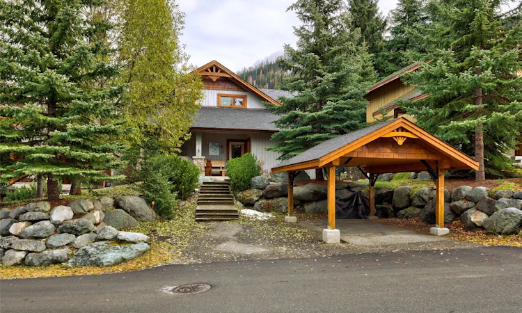 13-2715 Fairways Drive