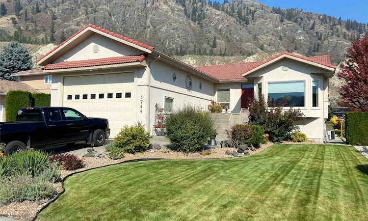3744 Navatanee Drive