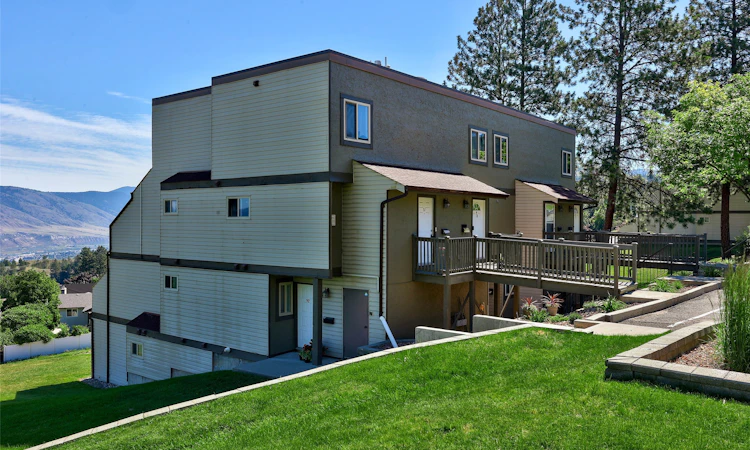 32-1750 Summit Drive