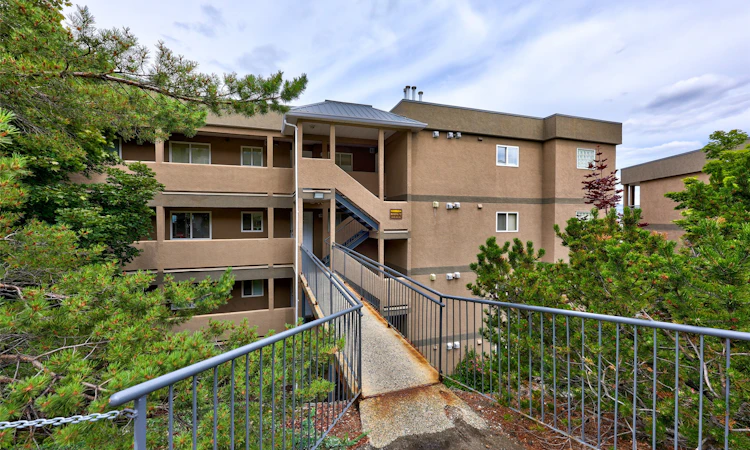213-1185 Hugh Allan Drive