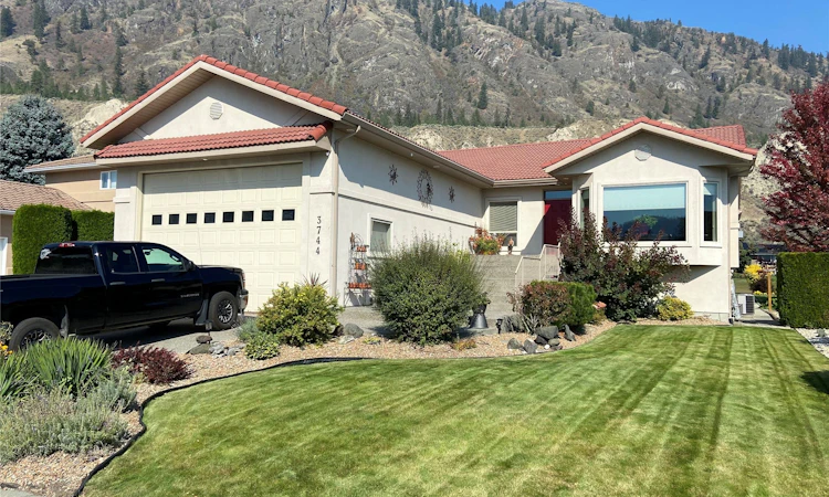 3744 Navatanee Drive