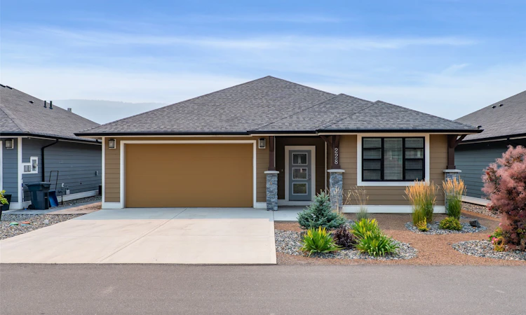 228-641 E Shuswap Road