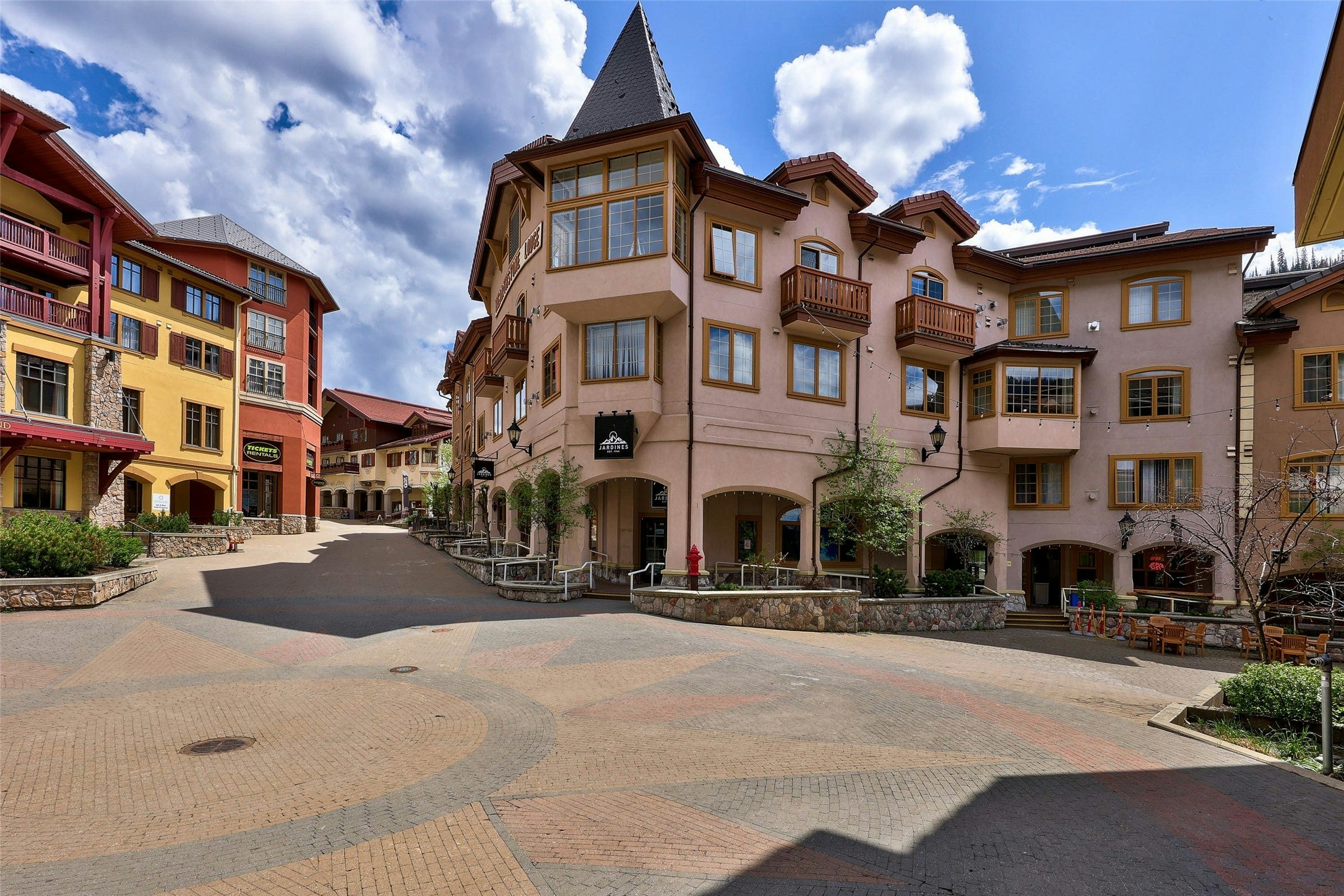415-3170 Creekside Way, Sun Peaks, BC, V0E 5N0
