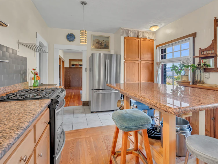 235 N Middle Bench Road, Penticton, BC, V2A 8S5 - 5