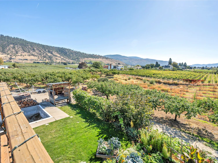 235 N Middle Bench Road, Penticton, BC, V2A 8S5 - 25