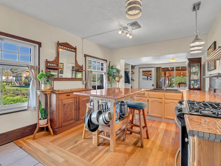 235 N Middle Bench Road, Penticton, BC, V2A 8S5 - 6